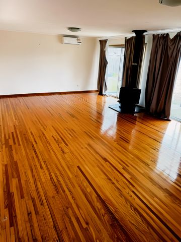 3 Bed, 1 Bath - Photo 5