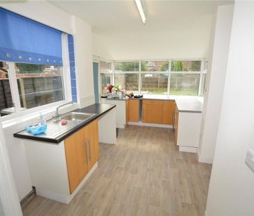 3 bedroom semi-detached house to rent - Photo 5