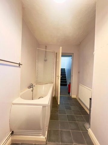 27a Olderfleet Road, Larne, BT40 1AS - Photo 4