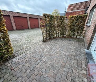 Gelijkvloers appartement met 3 slaapkamers, garage en terras. - Foto 3