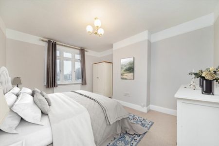 Chestnut Avenue, TW12, London - Photo 3