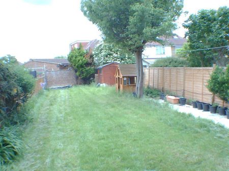 3 bedroom semi-detached house to rent - Photo 2