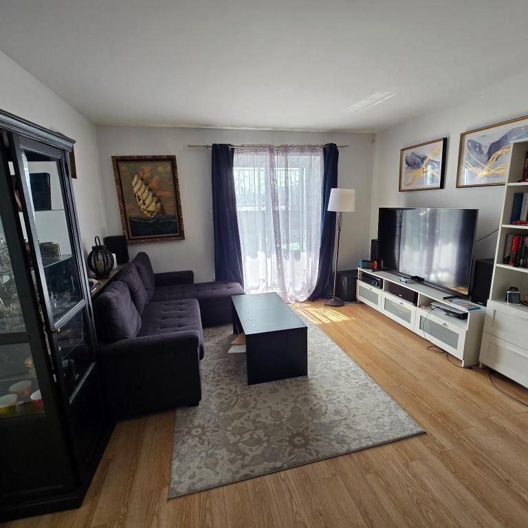 SPACIEUX 4½ LUMINEUX À LOUER – CHOMEDEY, LAVAL - Photo 1