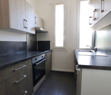 Location Appartement 2 pièces 50m² MARSEILLE 9ème - Photo 6