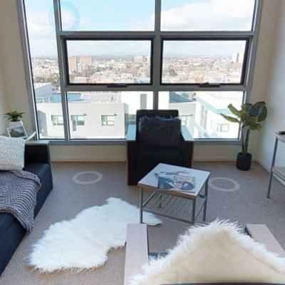 2 Bedroom Large - Photo 2