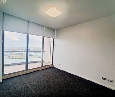 2 bed 2 bath*1901 - Photo 3