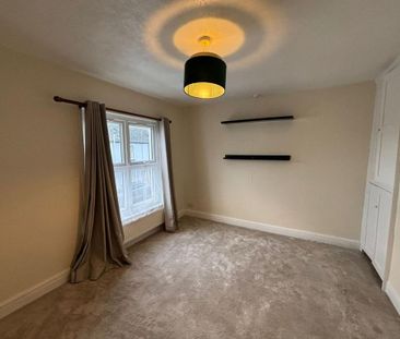 3 bedroom semi-detached house to rent - Photo 6