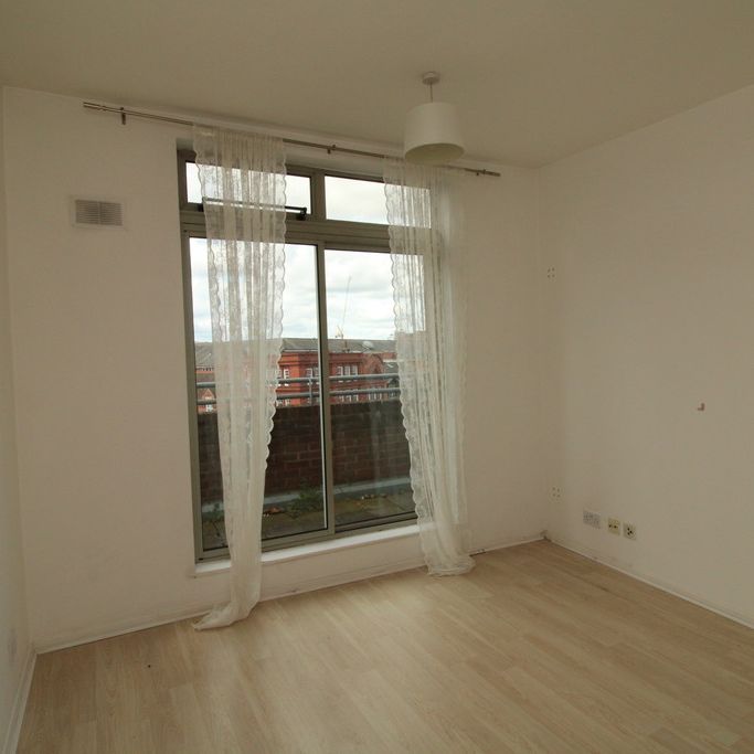 £1,100 - To Let - Photo 1