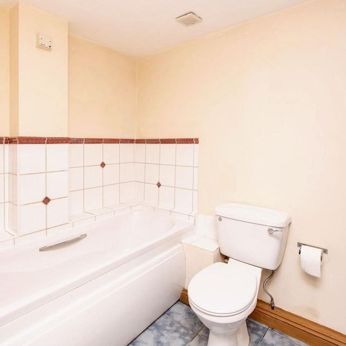 2 bedroom barn conversion to rent - Photo 1