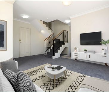 3 Bedroom townhouse in great location - Photo 1