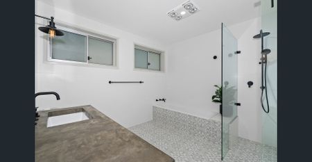 CHARMING LOCATION - LOVELY 4 BEDROOM HOME - Photo 5