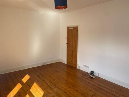 2 bedroom maisonette to rent - Photo 3