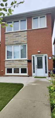 For Lease - 315 Harvie Avenue Unit# 2nd Floor, Toronto, Ontario - Photo 1
