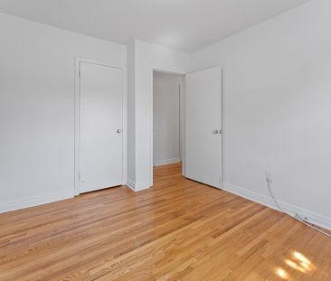 For Lease - 379 Tamarack Circle Unit# MAIN, Oakville, Ontario - Photo 3