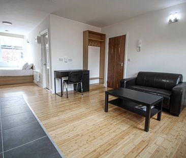 Apt 12, George House - Photo 6