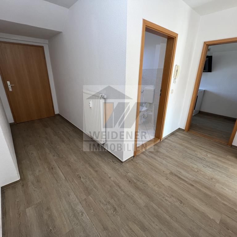 3-Zimmer-Dachgeschosswohnung mit Einbauküche und Boden – nahe der Innenstadt! - Photo 1