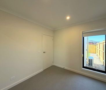 Modern Comfort in a Welcoming Lara Home - Photo 4