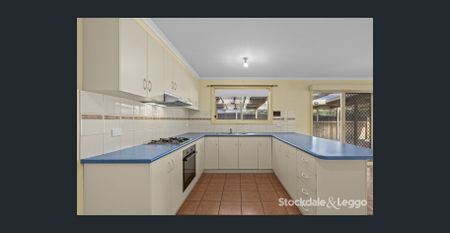 Comfortable & Spacious Family Living - Photo 5