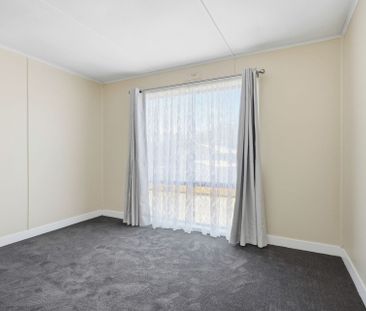 27 Sturt Crescent, Mayfield - Photo 3