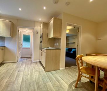 4 bedroom semi-detached house to rent - Photo 5