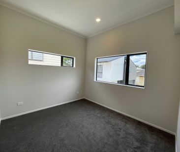 Don't Miss This 5-Bedroom Home - Photo 4