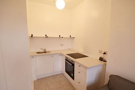 1 Bed, First Floor Flat - Photo 2