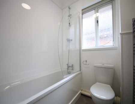 3 Bedroom Detached To Let - Photo 4