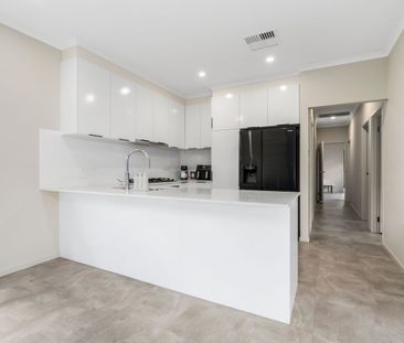 Delightfully comfortable home - Photo 6