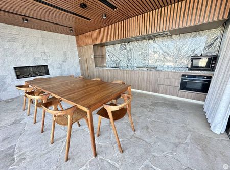 Furnished Luxury Apartment at Enclave Orleigh Residences - Photo 5