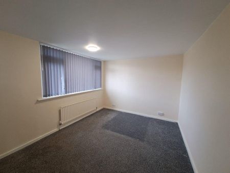 2 bedroom end of terrace house to rent - Photo 2