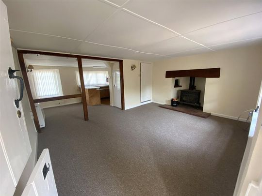2 bedroom end of terrace house to rent - Photo 1