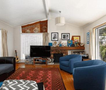 Well-Presented and Private Family Home! - Photo 4