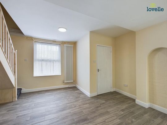 2 bedroom terraced house to rent - Photo 1