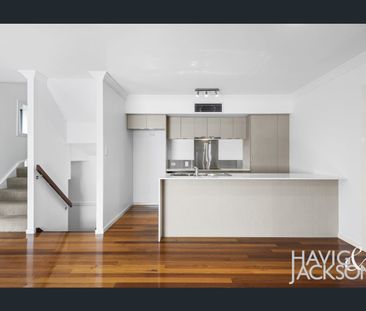 3/80 Plimsoll Street, Greenslopes, Qld 4120 - Photo 2