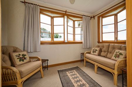Fully Furnished Character Home - Photo 2