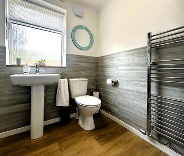 4 bedroom terraced house to rent - Photo 6