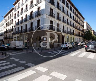 2 bedroom luxury Flat for rent in Madrid, Spain - Photo 1