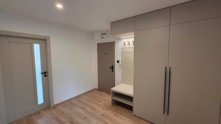 Pronájem bytu 2+1 67 m² - Photo 3