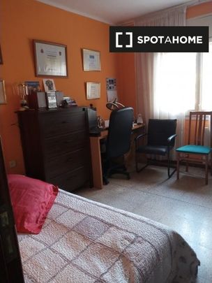 barcelona, Catalonia 08906 - Photo 1