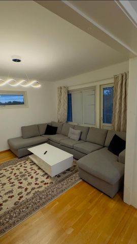 Gräsholmsvägen, Skärholmen - Photo 2