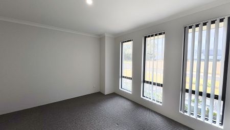 Near New Luxury 4x2 Home&excl; - Photo 3