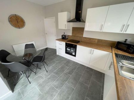 Connaught Road, L7 - Photo 4