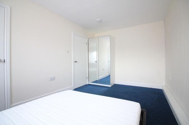 Humber Way, Slough - Photo 1