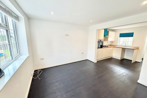 Commercial Street - Photo 1