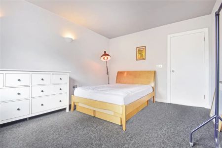 2 bedroom flat in Islington - Photo 3