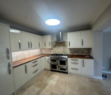 3 bedroom detached house to rent - Photo 5