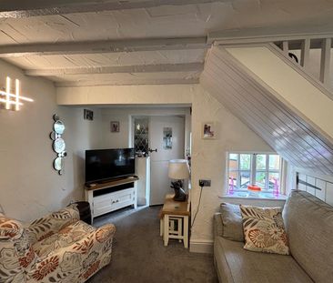2 bedroom Cottage to let - Photo 5