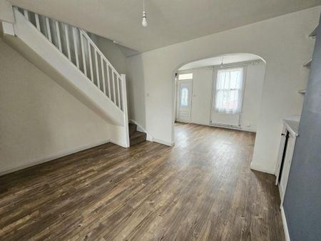 2 bedroom cottage to rent - Photo 2