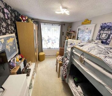 Eyrescroft, Bretton, PE3 - Photo 6