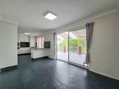 Freshly Renovated Family Home in a Quiet Cul-De-Sac - Photo 3